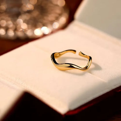 Anel Ondulado Dourado