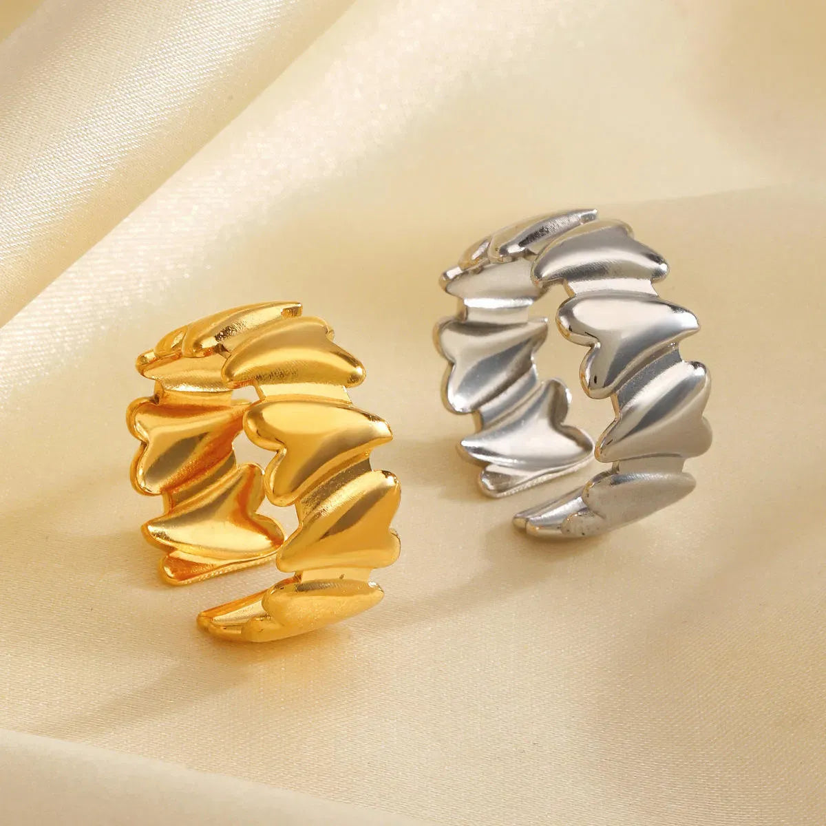 Anel Coração Aberto Dourado