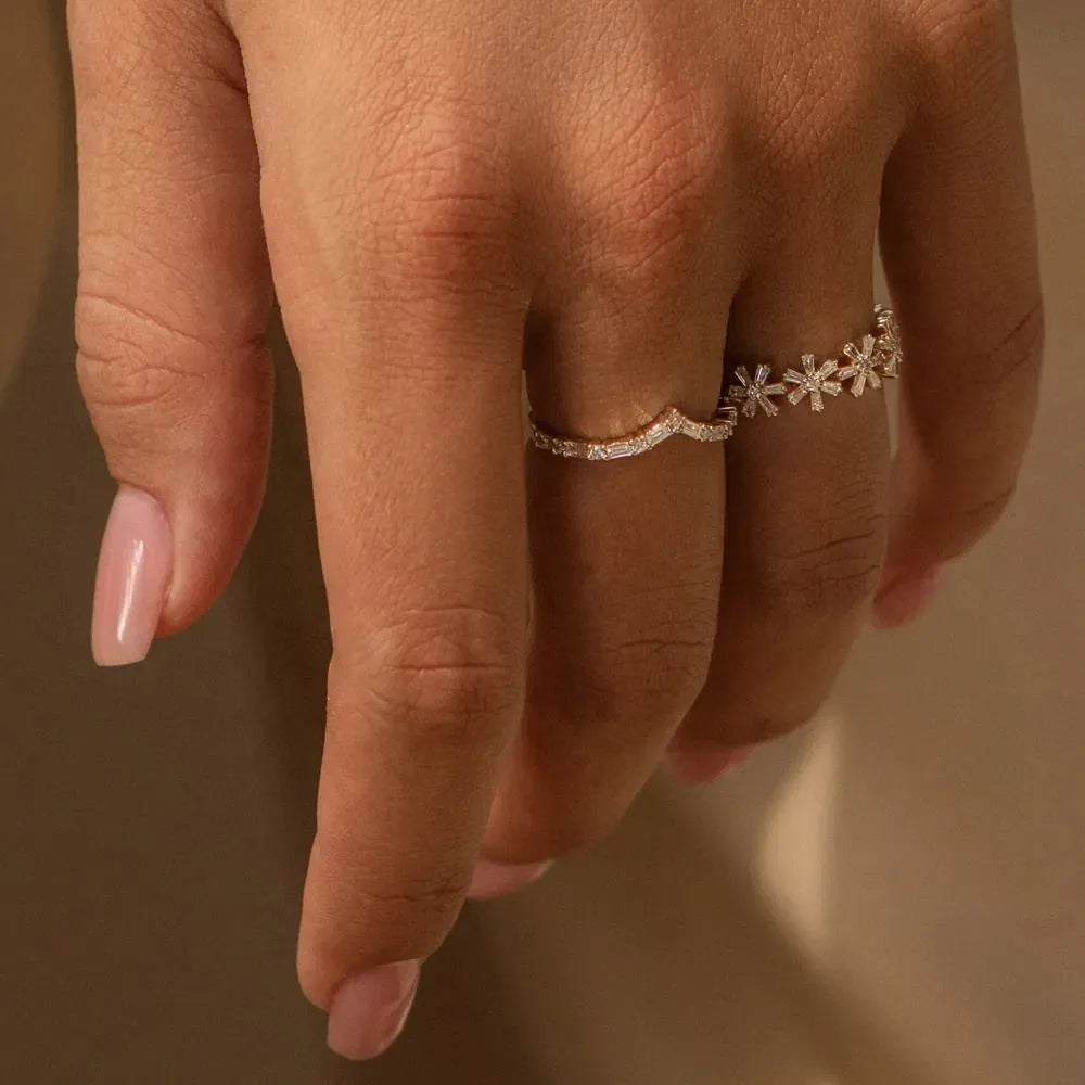 Anel V Ondulado com Zircónia